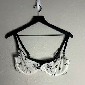 Gilligan & O'Malley Black and White Floral Push Up Bra Size 36D